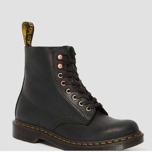 Dr. Martens 1460 Pascal Soapstone +hi Suede WP UNISEX
